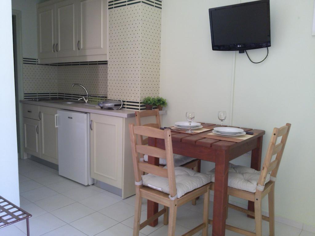 Iliobasilema Studios & Apartments Fiskardo Phòng bức ảnh