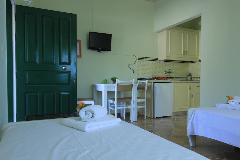 Iliobasilema Studios & Apartments Fiskardo Phòng bức ảnh